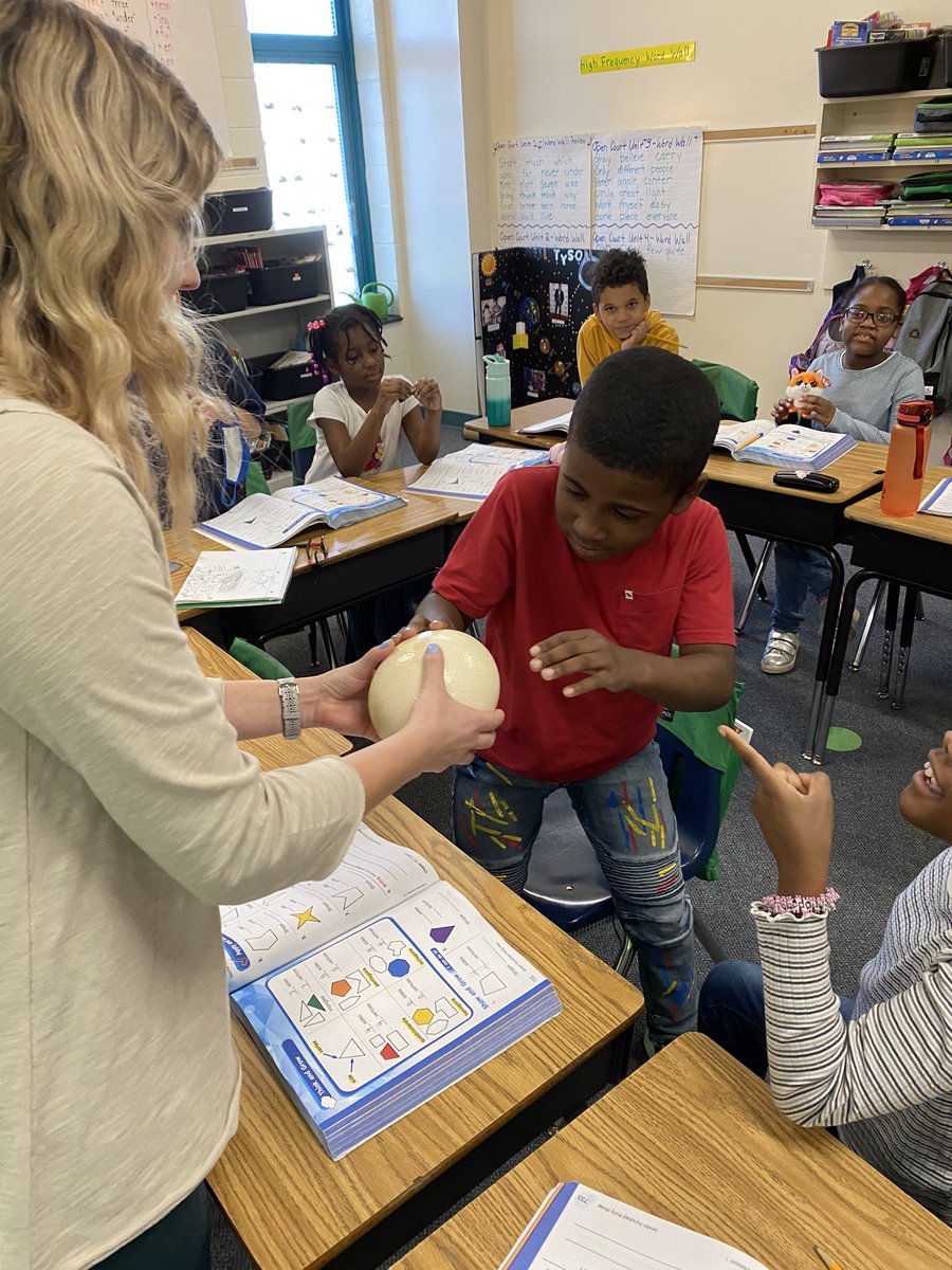 Mrs_Renfroe's tweet photo. #AnimalUnit #LittleScientists Students got to touch and look inside a hallow Ostrich egg today! They had so many great observations &amp; questions! @Killian_STEAM @PaigeMaloneKES @gore_mgore @franklinscsu @jamesann_sheley https://t.co/CgCv2MV06b