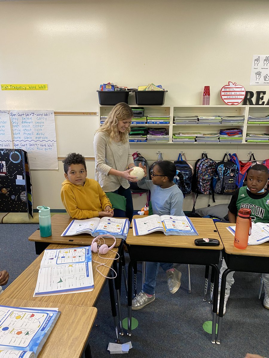 Mrs_Renfroe's tweet photo. #AnimalUnit #LittleScientists Students got to touch and look inside a hallow Ostrich egg today! They had so many great observations &amp; questions! @Killian_STEAM @PaigeMaloneKES @gore_mgore @franklinscsu @jamesann_sheley https://t.co/pvGVceRyJD