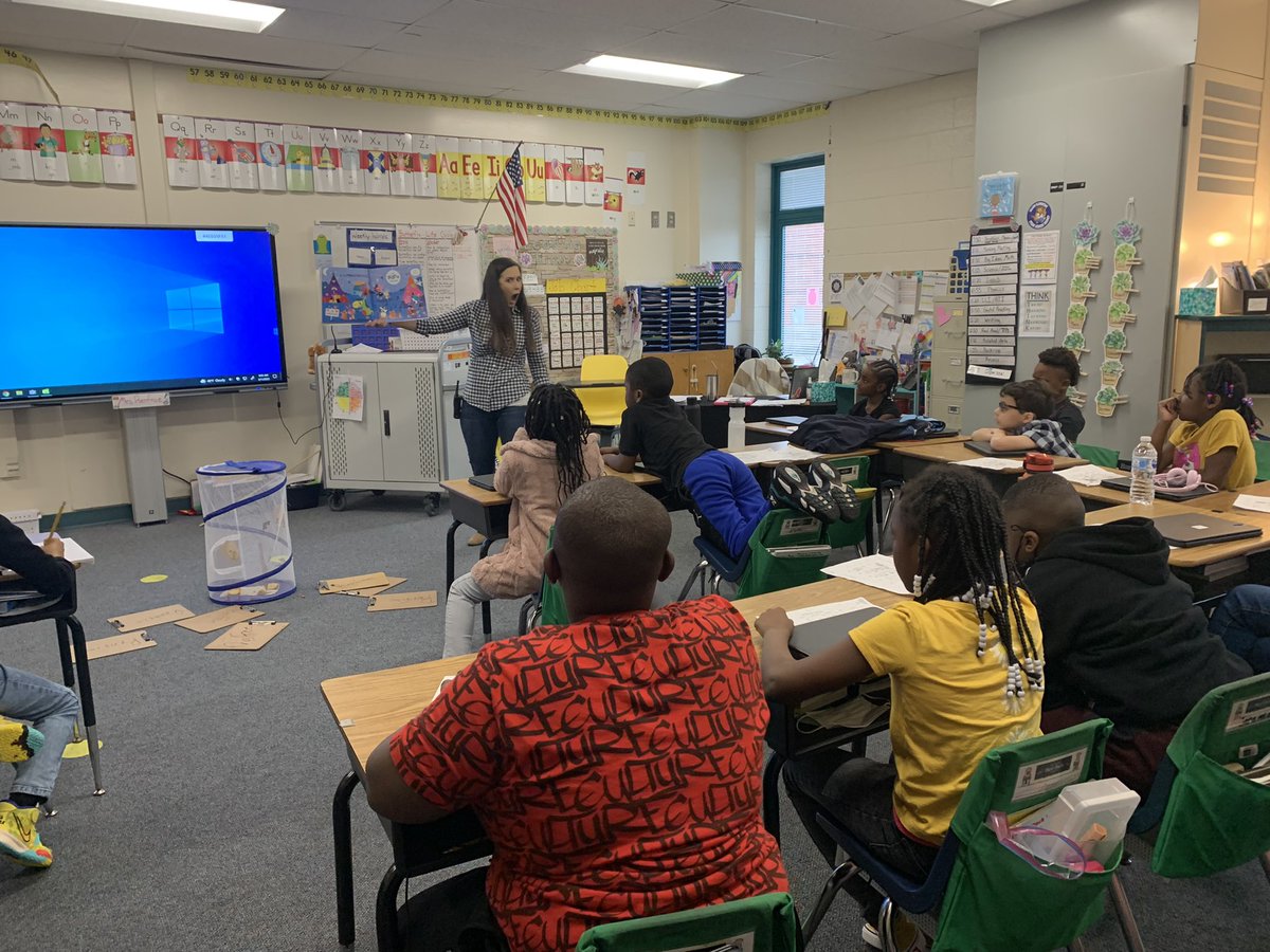 Thank you @PaigeMaloneKES for join our class to read and observe our #Butterflies #Grooviecorns <a href="/franklinscsu/">Stacey Franklin</a> @gore_mgore <a href="/jamesann_sheley/">James Ann Lynch Sheley</a> @Killian_STEAM