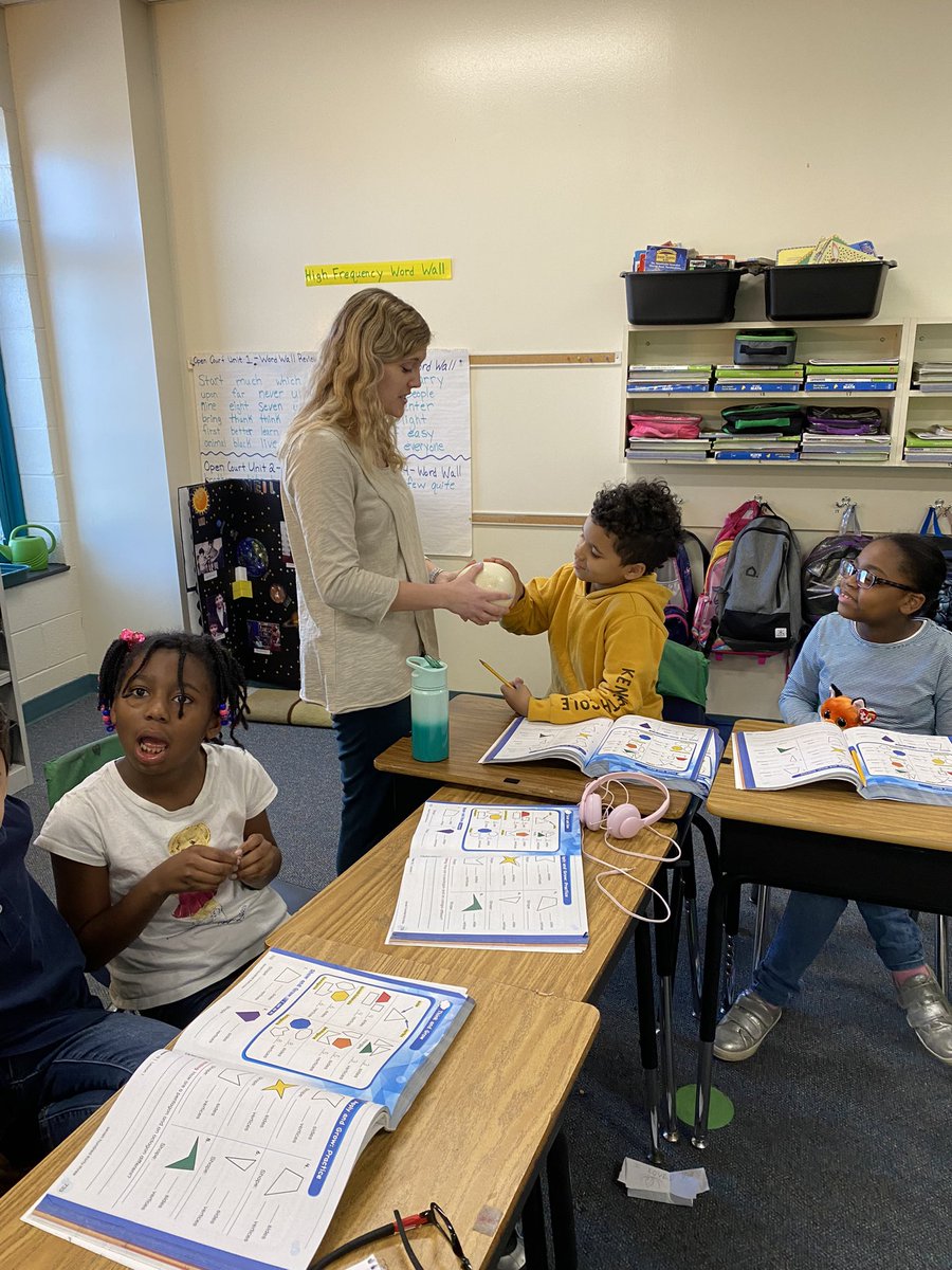 Mrs_Renfroe's tweet photo. #AnimalUnit #LittleScientists Students got to touch and look inside a hallow Ostrich egg today! They had so many great observations &amp; questions! @Killian_STEAM @PaigeMaloneKES @gore_mgore @franklinscsu @jamesann_sheley https://t.co/aLX0nwiyCi