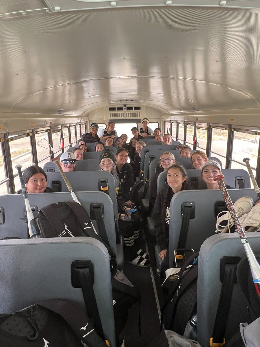 ridge_softball's tweet photo. Starting spring break off with some wins for JV and Varsity! https://t.co/JiqRsuf9JQ