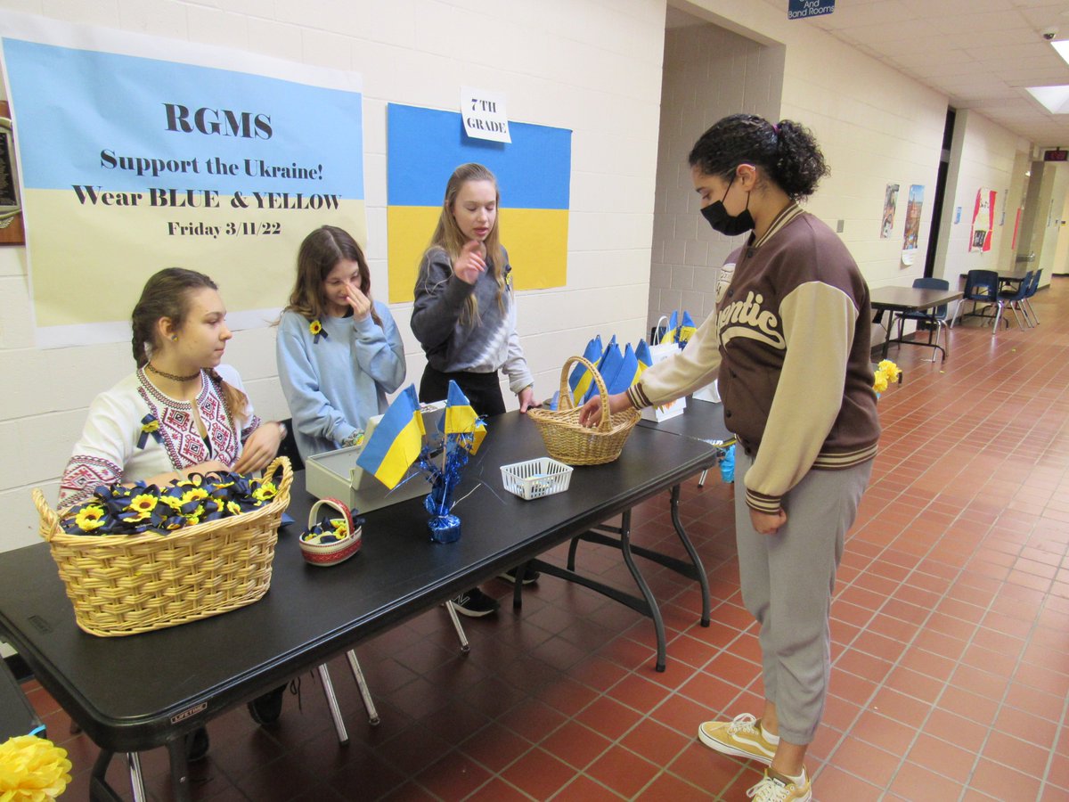 Seneca_Valley's tweet photo. The namesake of @SV_RGMS would be immensely proud of four #RyanGloyerMiddleSchool students who united to help a greater cause by spearheading a fundraiser to support humanitarian efforts in #Ukraine: https://t.co/lGbhpS2hlZ. #SVMakesADifference #SVProud #SV2122 #SVGivesBack https://t.co/fu69etGCx4