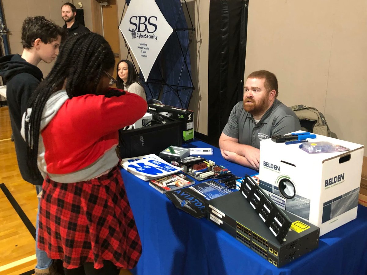 ASUNewport's tweet photo. Thanks to @njhs_raiders for hosting several ASUN instructors and programs at their College and Career Fair! Our faculty had a great time visiting with students about educational and career opportunities! #ASUNewport #ASUNAviators #ItsTimeToSoar https://t.co/05mNI1u1WW