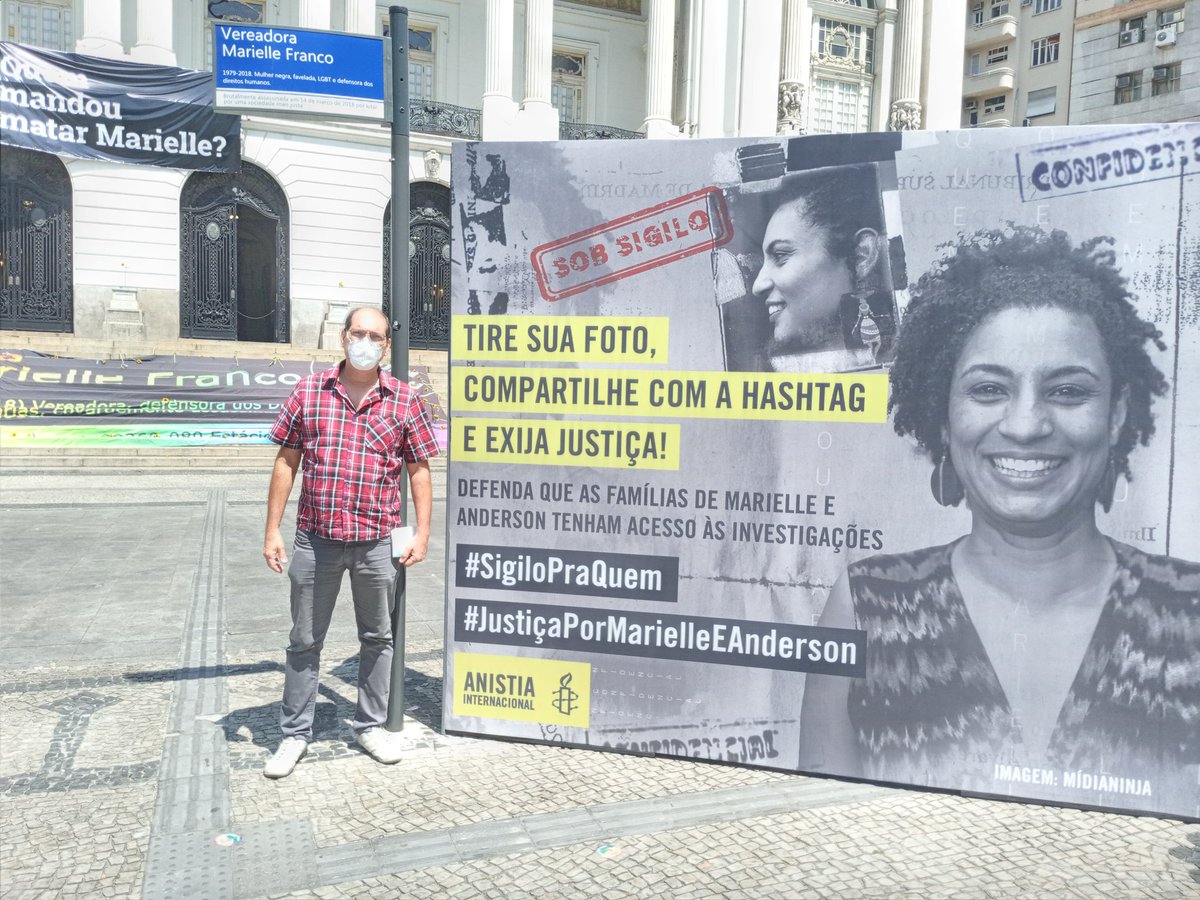 AfonsoTeixeir's tweet photo. Quem mandou o vizinho de Bolsonaro matar Marielle?
#4AnosSemRespostas
#SigiloPraQuem
#JusticaPorMarielleEAnderson https://t.co/Ui2G9Lj0SE