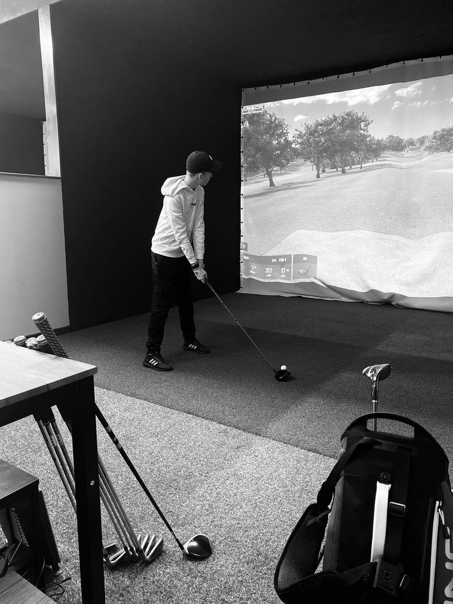 AllanMacdonald9's tweet photo. Brilliant wee night with @Glenmacdonald08 @fairwaysgolfF  🏌️‍♂️⛳️ watching Glen play 18 at Valderrama then a wee father/son shoot-out lol! Experience wins 😬💙x https://t.co/nLwLtDPnYo