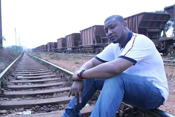 Monsieur_SIS's tweet image. 🔴 Urgent !
Djanii Alfa dit qu’il refuse de quitter sur les rails jusqu’à ce que Mbappé fasse une vidéo de soutien pour lui comme pour Lamine. Que même si Mbappé dit  #Diami il acceptera de quitter 😂