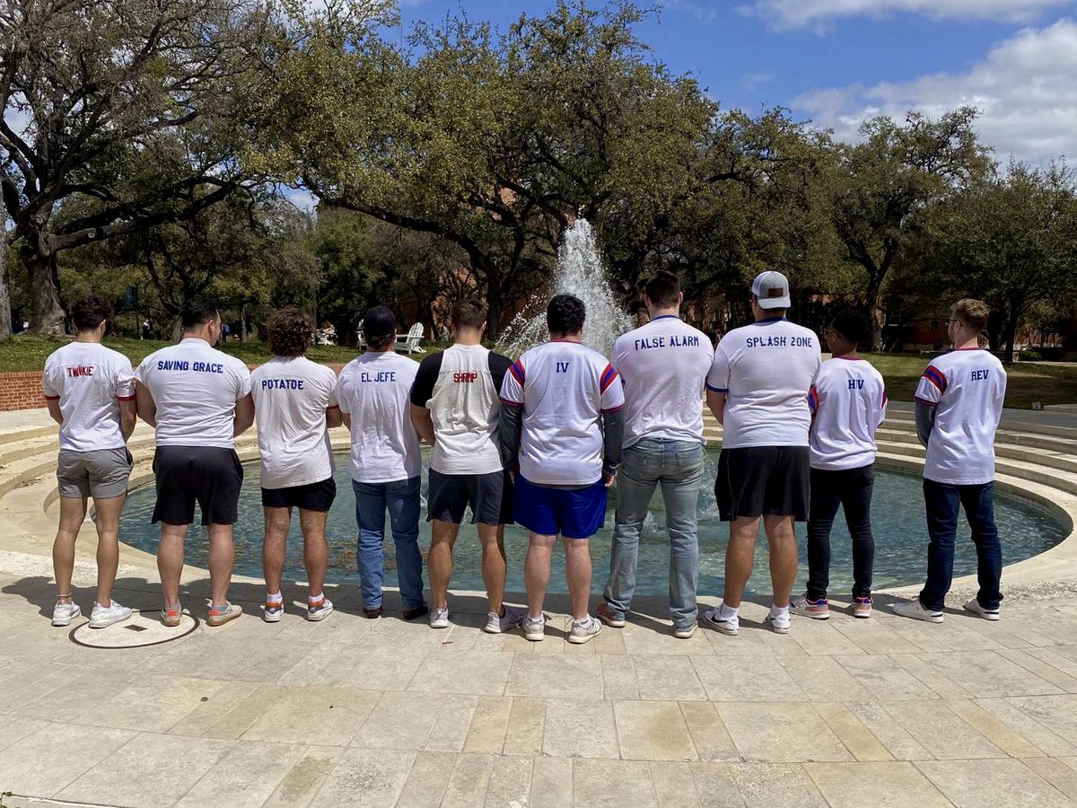 Triniteers's tweet photo. Jersey Monday is back in full swing after Spring Break! #TEERPRIDE https://t.co/mlTjponjw5
