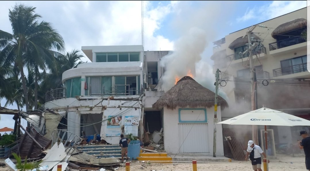 silviareyesva's tweet photo. #Ahora 2 muertos y 19 lesionados tras una explosión de un tanque de gas en club de playa #KoolBeach en #PlayaDelCarmen https://t.co/zc8nj0WcUT