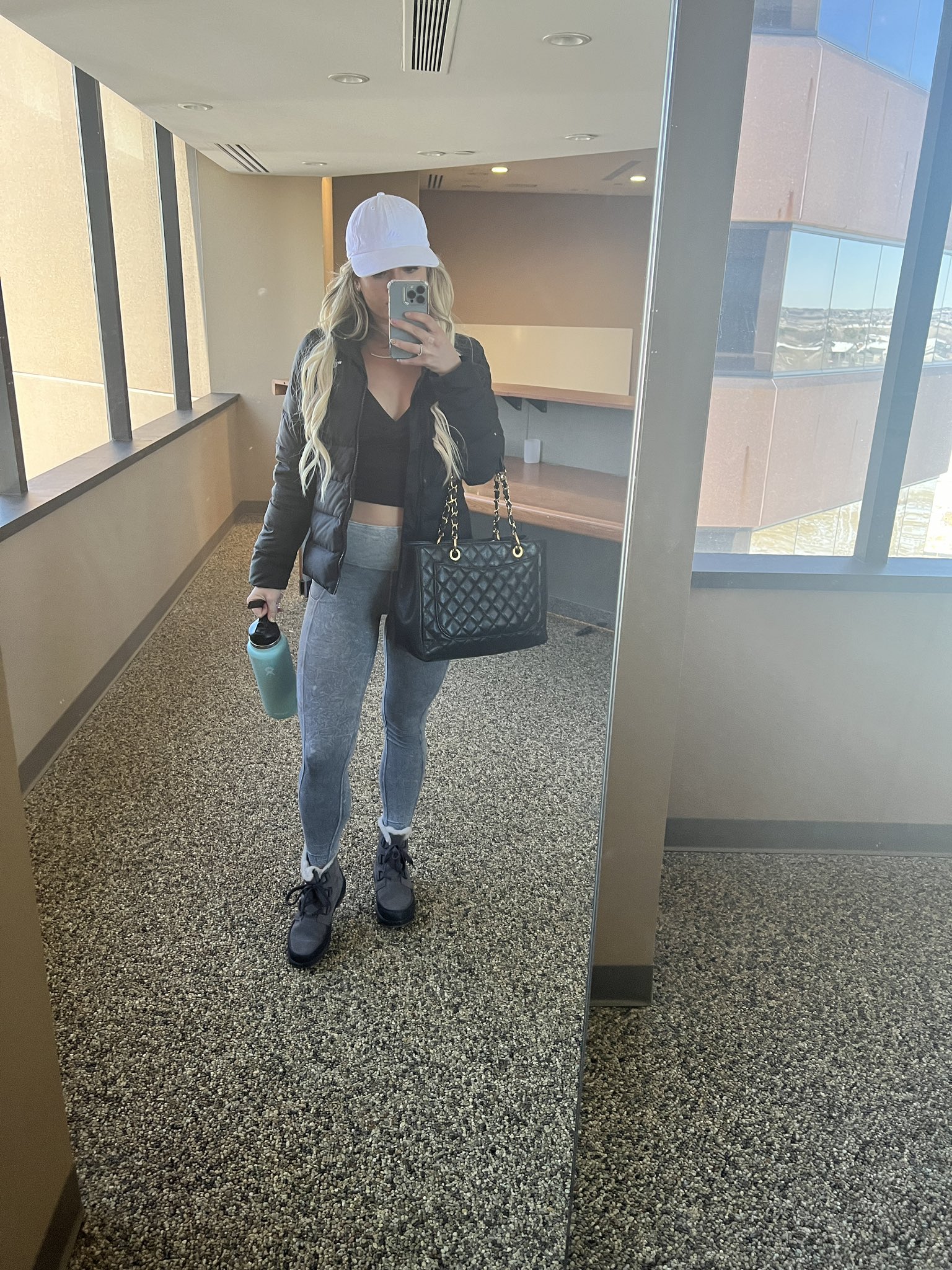 TW Pornstars - Vanessa Vuitton. Twitter. bing bong. 7:41 PM - 14 Mar 2022