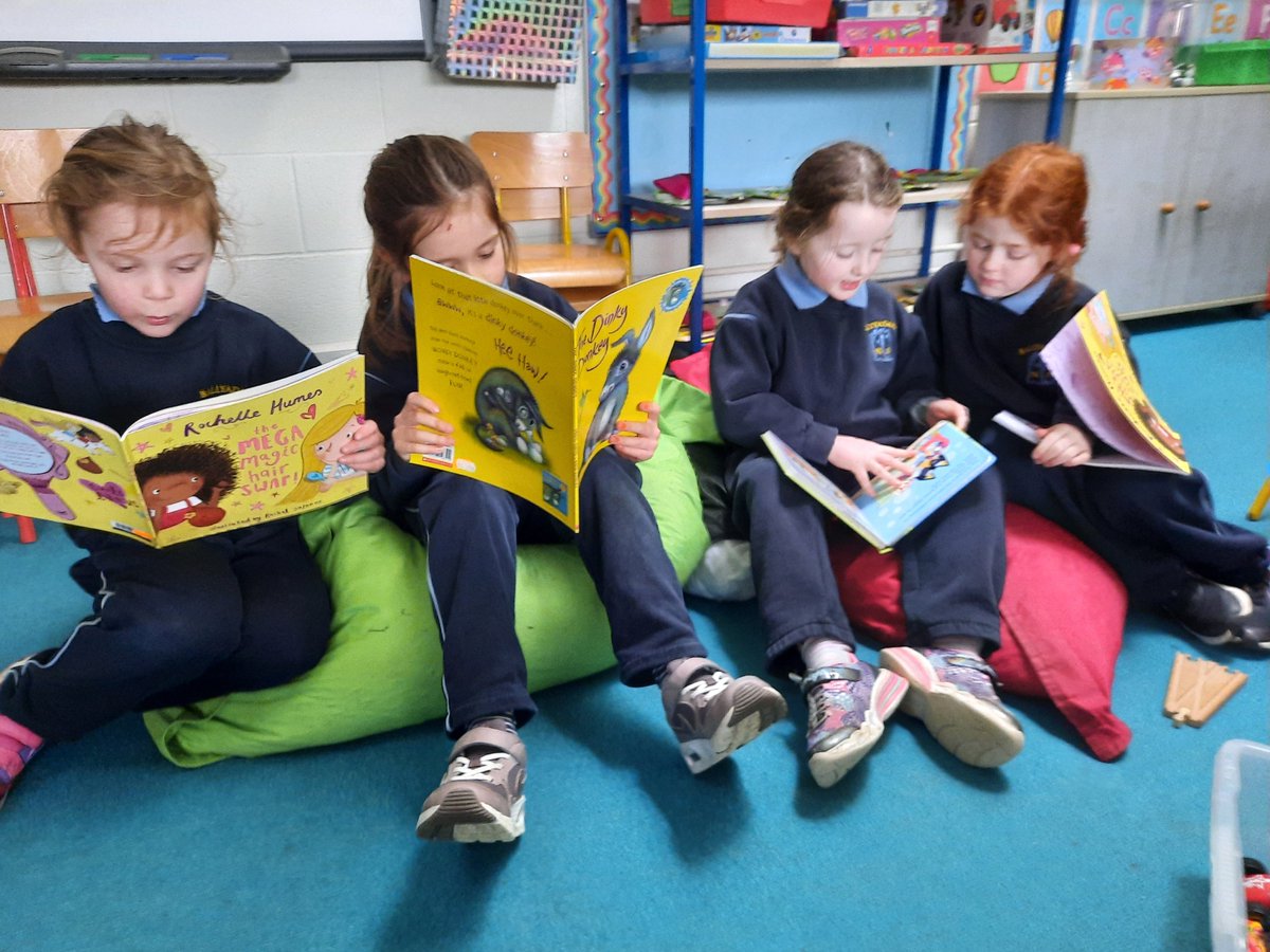 ballyadamsns's tweet photo. Enjoying our Book Fair 2022.📙 📚📖 https://t.co/Khhnj5uklw