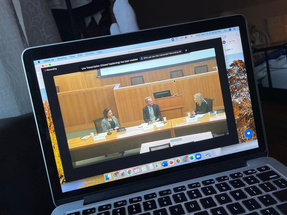 MaxGerman10's tweet photo. Watching @MaryLouMcDonald and @moneillsf of Sinn Fein talk about the present moment and very real possibility of United Ireland in the next decade

#IrishUnityNow https://t.co/4UxkDqdmqC