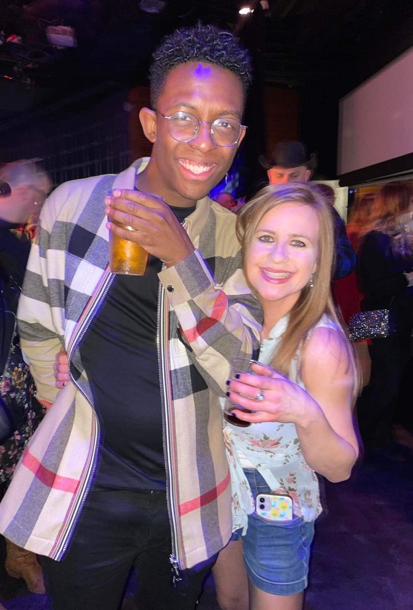 Stacey 💛🧣 tweet media