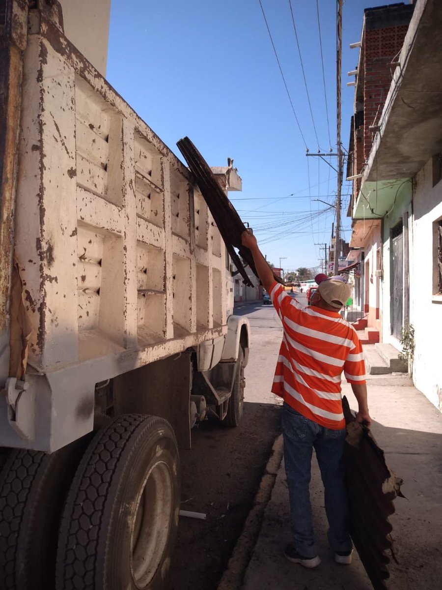 JojutlaMorAyunt's tweet photo. La Brigada de Salud llevó a cabo acciones  de descacharrización en la comunidad de #Panchimalco. 
¡Todos contra el dengue! La prevención la hacemos todos.
#SinMosquitoNoHayDengue https://t.co/rTGWHWDybX