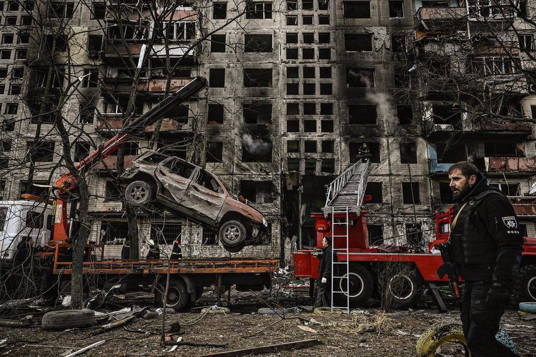 UkraineIam's tweet photo. Kyiv today after rocket attack of russian orc forces. To be honest, to see all this is just heartbreaking, I still remember this city full of joy and life, I still remember how Ukrainians were happy to greet first tourists from Saudi when quarantine lockdown ended..

#Ukraine https://t.co/pirvoEmksg