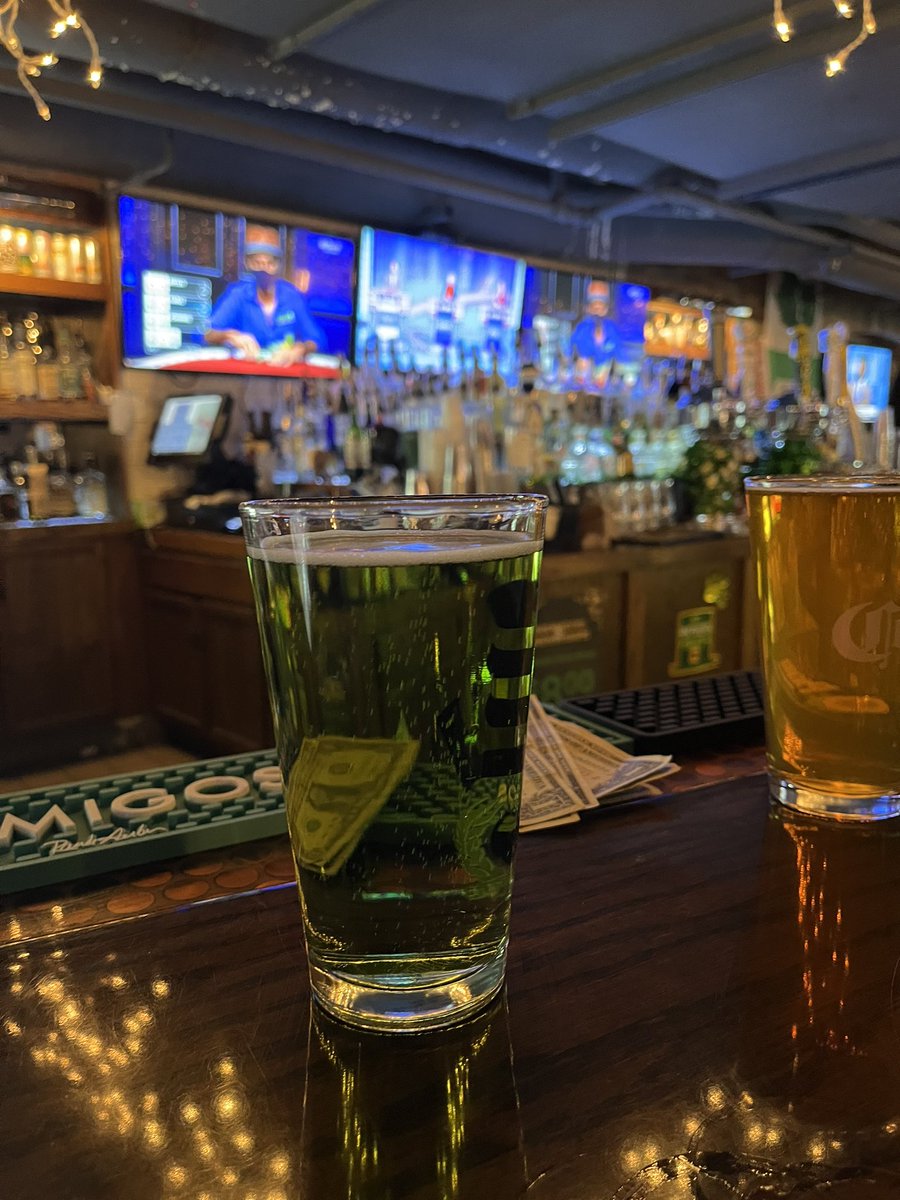 chicagobars's tweet photo. A beautiful day like this 100% calls for a Chicago #TavernWeek2022 visit to a noted underground tavern licensed establishment. ☘️🍻☘️ https://t.co/oSxf6xq1u0