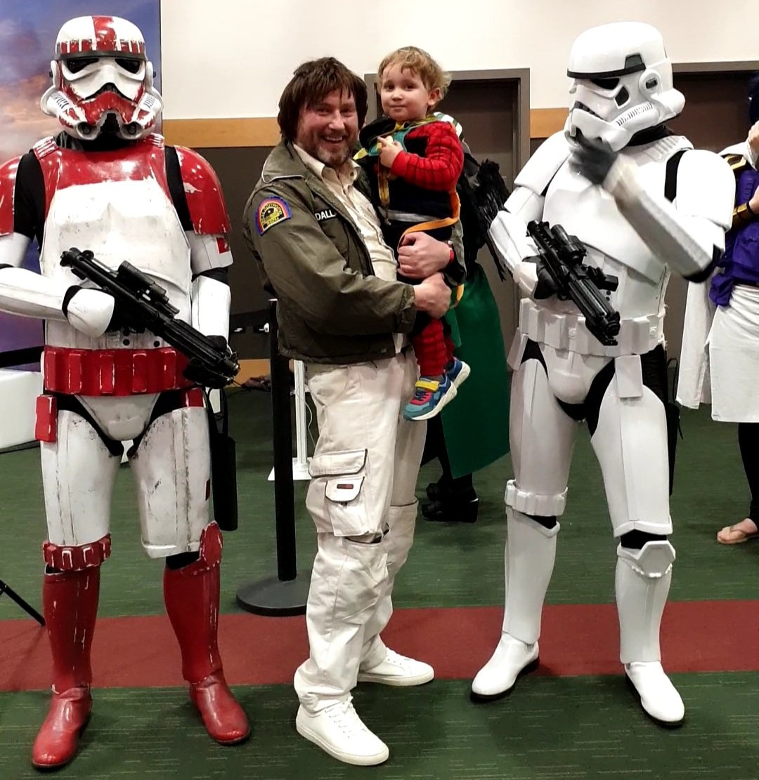 DeathStarKiller's tweet photo. @DublinComicCon made a short highlight video of my visit yesterday with my son. Great day out.
https://t.co/Oi5qSx3ZGA https://t.co/0pXtgbpVHi