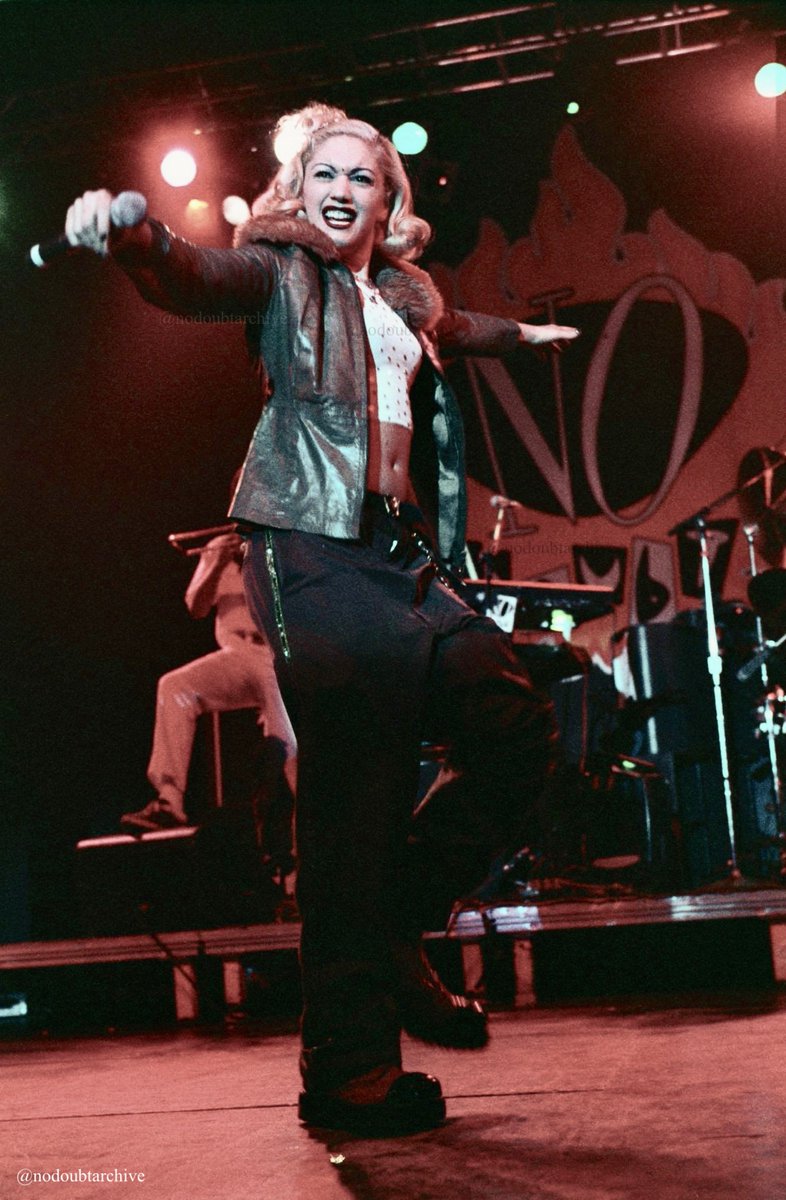 “Holy Moly!”

<a href="/gwenstefani/">Gwen Stefani</a> on stage with <a href="/nodoubt/">No Doubt</a> this month back in 1997 during the bands Tragic Kingdom World Tour

#NoDoubt #GwenStefani #TragicKingdom #Throwback