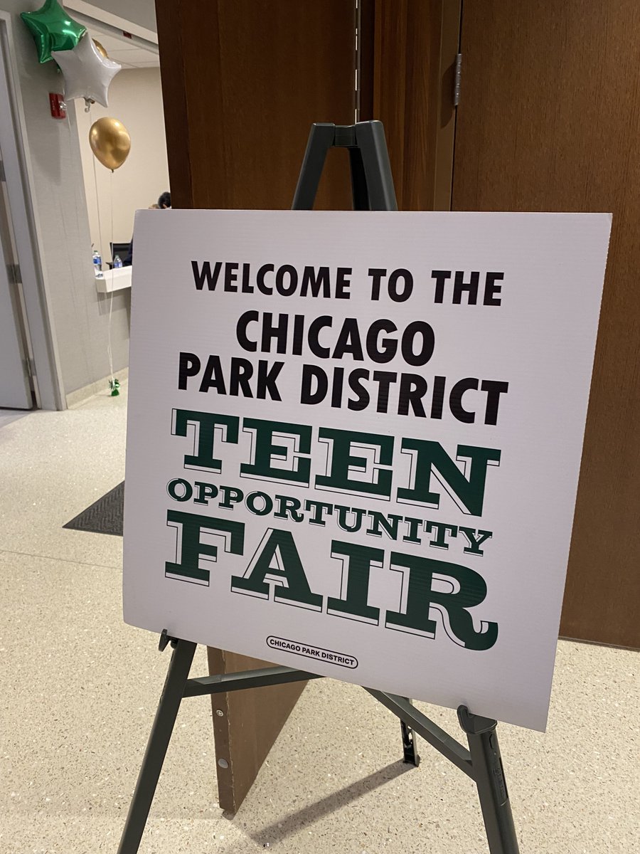 ChicagoParks's tweet photo. Teens! 1⃣ more chance to apply for open jobs, connect w/ mentors &amp; access college resources at the Teen Opportunity Fair on Sat, Mar. 19 at @KK_College f/ 10am-1pm. Pre-register at https://t.co/DNZSxTaC6H

Check out last week's event⏩ https://t.co/xHLHyBFrNC #TeensInTheParks https://t.co/byelupCjvE