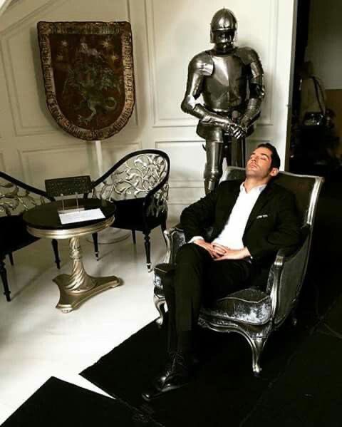 Tom_EllisFans's tweet photo. The best way to celebrate #NationalNappingDay 😉
#TomEllis #Lucifer #LuciferSet https://t.co/PbFUI5eB65