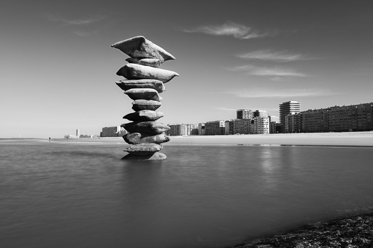 PhilippeM64's tweet photo. Oostende, maandag 14/03 in B&amp;W @StadaanZee #StadaanZee @NikonBelgie #NikonZ9 https://t.co/uXFy0fSuTY