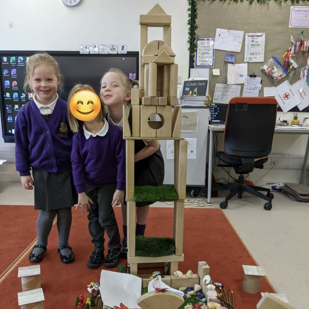 StonehamAcademy's tweet photo. Year R had a busy day in The Workshop! Some simple enhancements such as the addition of butterflies really sparked their imaginations.💡

It was a joy to watch as groups of children worked collaboratively for extended periods of time.

Many engineers in the making here at SP ❤️ https://t.co/MiRWea077y