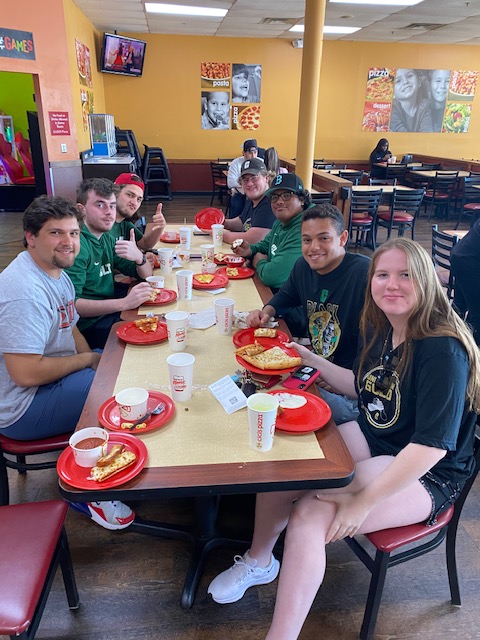 CharlotteEquip's tweet photo. BUCKET LIST ITEM #83: Eat pizza on pie day✅ https://t.co/wUvmKqhipE