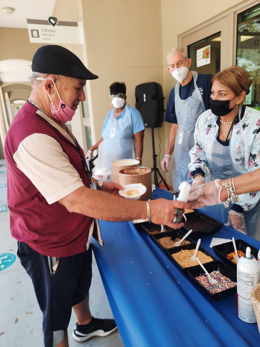 CamillusHouse's tweet photo. #HospitalityWeek in Review! From Mass celebrating the Feast of St. John of God to serving our elderly clients lunch at St. Rose housing, an ice cream social for clients and staff, as well as #EmployeeAppreciation...... WOW! What a week. #5DaysofHospitality #ServeOneAnother https://t.co/55RyqNxroc