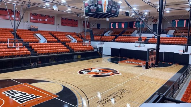 hoodrixh_d's tweet photo. After a great conversation and practice with @CoachDJackson  I am thankful !!to receive a offer from Cowley College 🧡🖤 GO TIGERS!!! https://t.co/43OZSLO9s7