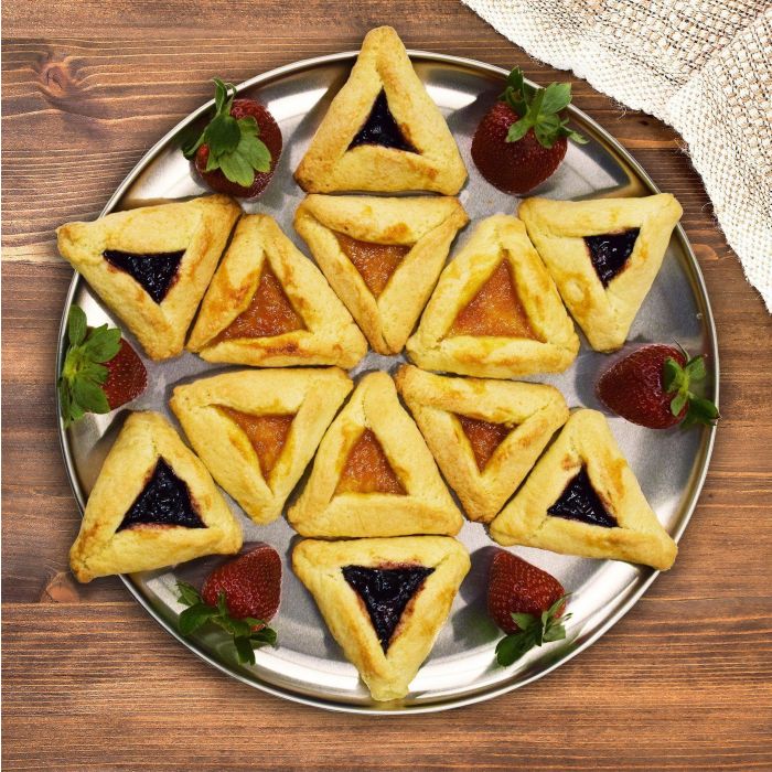 sendbaskets's tweet photo. Chag purim shameach! Celebrate the Jewish peoples’ salvation from Haman this Purim with Connecticut Baskets. 

Hurry! Shop now! 🎁

https://t.co/uvUGW7LxeT

#Basketsco #mondaymotivation #purim2022 #foodandwine #gourmet #giftbox #connecticut #connecticutbaskets #USA #canada https://t.co/uP2oRziZLt
