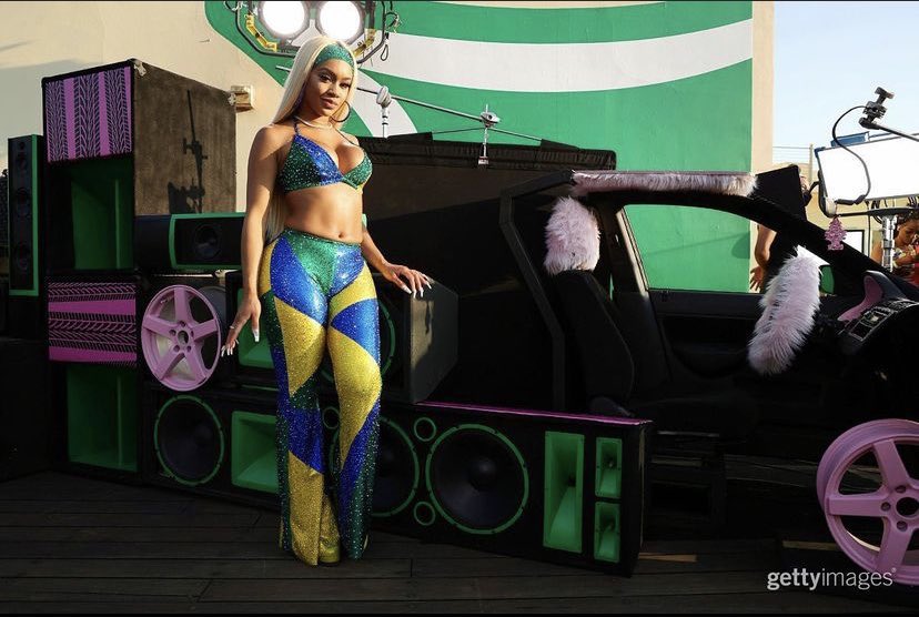 Lapgodd's tweet photo. The numbers are INNN π
#LiveFromTheLabel had over 34 MILLION views premiere night!! Tune into the 2nd re-run hosted by @Sprite on @NalikNetwork tonight at 8 PM!!! βοΈπβοΈ https://t.co/XHKWFDRXQl
