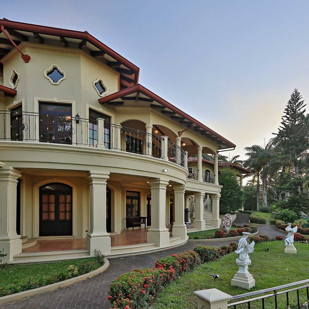 2costaricaRE's tweet photo. Panoramic Hacienda Estate . All of your needs have been taken care of. Every detail is a touch of richness.
Details at https://t.co/WuGH3mZys4
#luxuriousstyle #2crescazu #2crre #realtor https://t.co/z2nQ6C0VSR