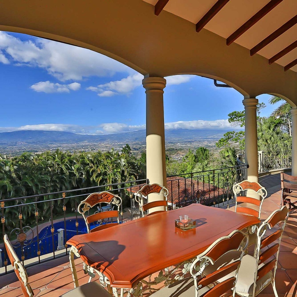 2costaricaRE's tweet photo. Panoramic Hacienda Estate . All of your needs have been taken care of. Every detail is a touch of richness.
Details at https://t.co/WuGH3mZys4
#luxuriousstyle #2crescazu #2crre #realtor https://t.co/z2nQ6C0VSR