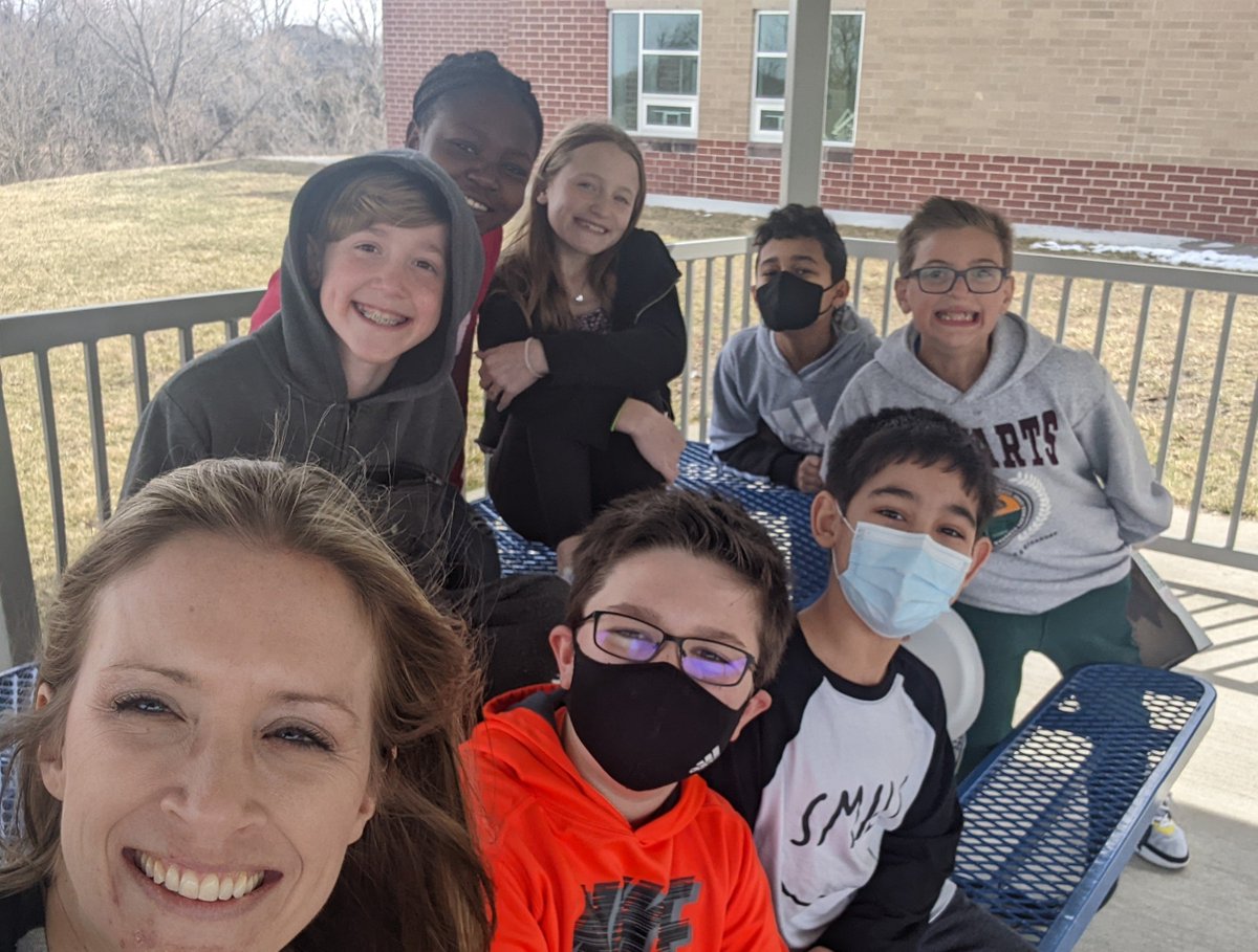 MrsDonelson's tweet photo. Celebrating Pi Day by treating these Marvelous Mathematicians who memorized the first 100 digits of pi! @hhehornets https://t.co/y3KzpicpEs