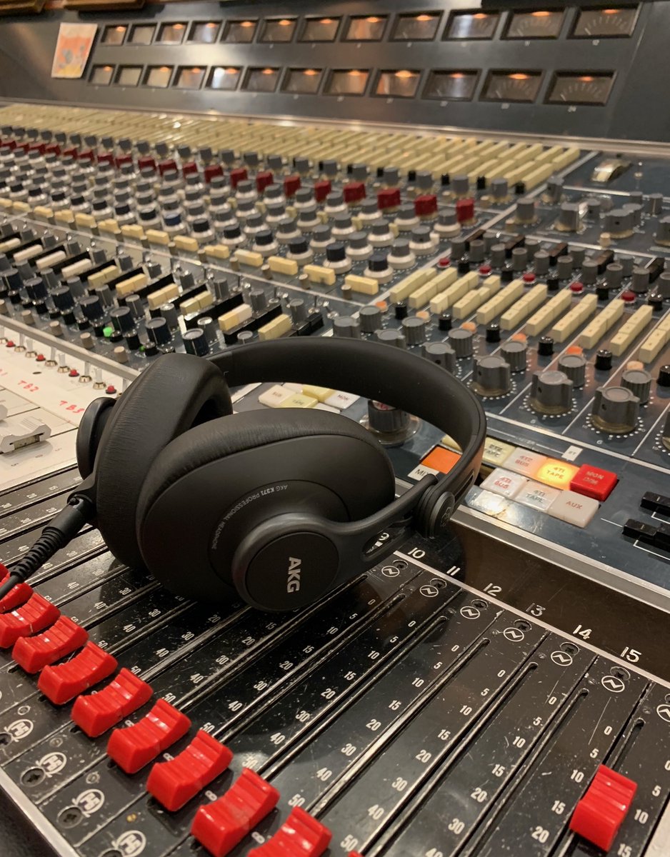 Studio 606, @foofighters HQ studio, upgraded to AKG K371 headphones—elevating recording sessions for artists and musicians. Oliver Roman, Studio 606 Audio Engineer said, 'K371 isolate really well while still letting you feel the liveliness of the room.' ➡ bddy.me/3IaRVBL