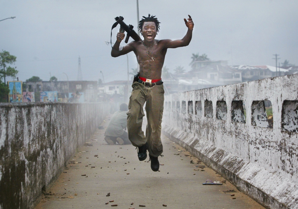 greggmuseum's tweet photo. American war photographer Chris Hondros was born on this day, March 14, 1970.
(1) 1992 Agromeck, NC State (2) Courtesy of Getty Images (FIC451.001) (3) Gift of Getty Images (2005.036.006)
#GettyImages #ChrisHondros #Photojournalism #Photojournalist #War #Agromeck #NCState https://t.co/O4hJIqQpor