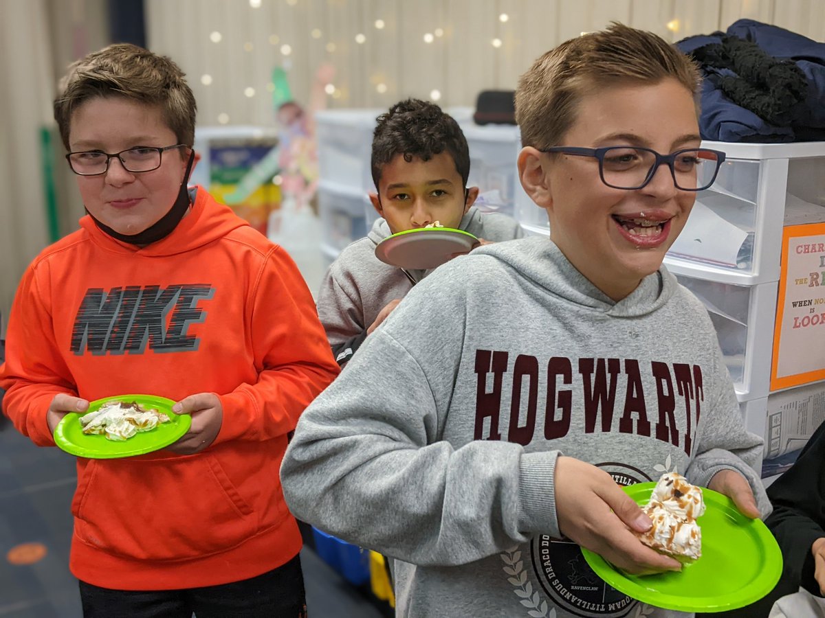 MrsDonelson's tweet photo. Celebrating Pi Day by treating these Marvelous Mathematicians who memorized the first 100 digits of pi! @hhehornets https://t.co/y3KzpicpEs