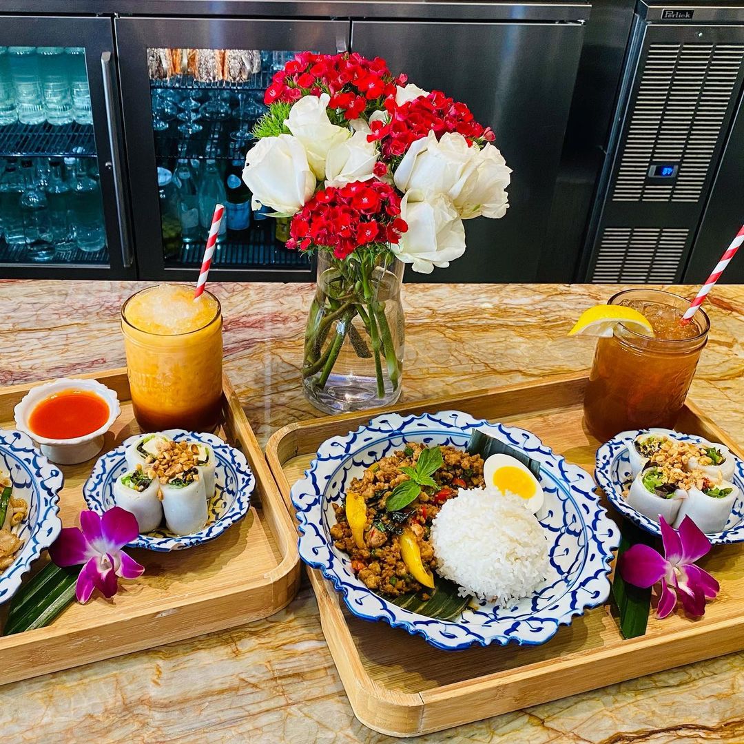 laotablesf's tweet photo. Next-level lunching with our Lunch Combo Specials 🔥
Your choice of bowl, fresh spring rolls, and a drink for only $23.95 - https://t.co/l8vPTnPuFC https://t.co/BzmlGU3gII
