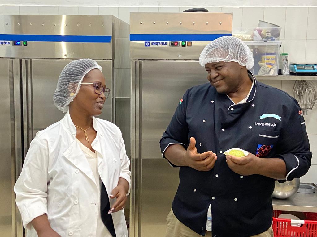 SliceandCakes's tweet image. Introducing to the world - #Madeinrwanda the very first  nutritious cupcake made from Isombe (cassava leaf and #Ofsp.) In partnership with @euroingredients and @BizPartnersInt. #SupportingLocalFarmers #InnovationInFood #RwOT