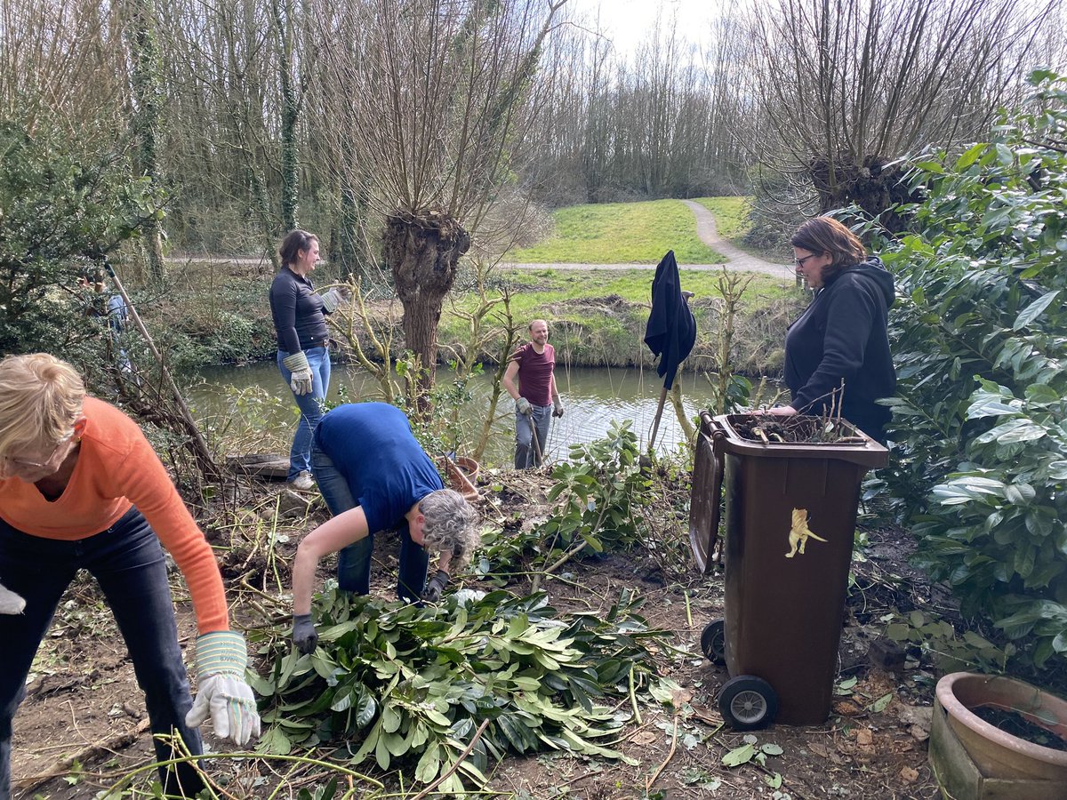 Terugblik: sociaal tuinieren in #Lunetten tijdens #NLdoet 
Lees en bekijk het hele verslag hier: 
lunetten.nl/.../nldoet--so…

#sociaaltuinieren #burenhulp #groenmoetjedoen