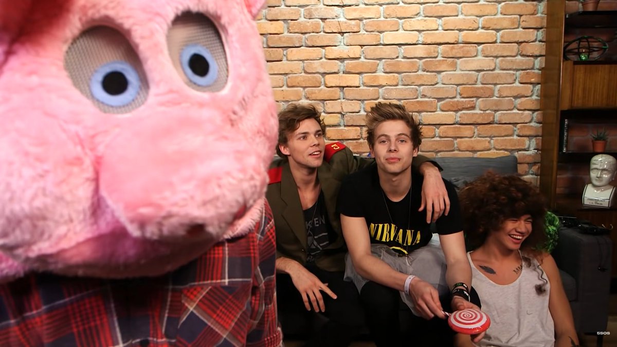 Tha5SOSFamily's tweet photo. March 21st, 2014: 5 Seconds Of Summer - #5SOSLiveStream 

https://t.co/DBxWgAycCC https://t.co/6BbJgEg9ZA