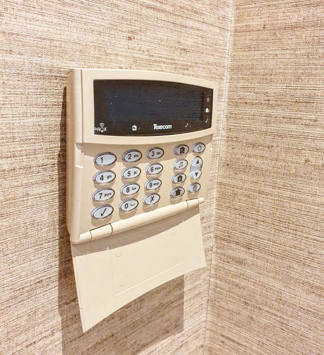 AmbushSec's tweet photo. Just installed!
A wireless monitored @TexecomLtd alarm installed in Chiswick W4 with a bespoke coloured keypad 😀 🚨
.
.
.
.
.
.
.
#ambushsecurity #securityprofessionals #securitycompany #securitybusiness #cybersecurity #homesecurity #safety #protection #securitysolutions https://t.co/Y496ADK288