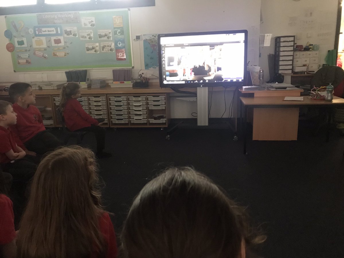 4Halfmerke's tweet photo. Room 4 really enjoyed their live  session with #RoboKids for #MarsDay22 today meeting Noa the robot and learning all about Mars #itsslc https://t.co/UKcIBKcMLS