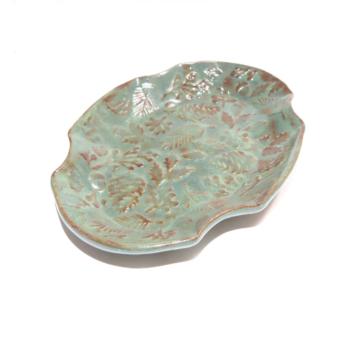 JKCJewelry's tweet photo. Green Pottery Soap Dish, Pinecone Holly Oval Dish, Home Décor, Fall Decoration, Ceramic Plate, Handmade Pottery, Jewelry Dish, Teabag Holder https://t.co/5BJE6qz1y7 #art #ceramics #handmade #pottery #GreenDish https://t.co/alGQVH6GgD