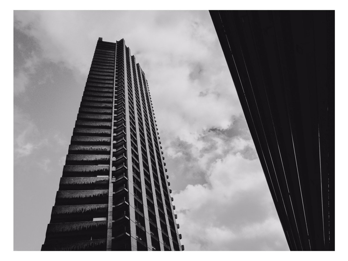marklovelandph1's tweet photo. Second shot in the Barbican series

#barbican #barbicanestate #architecturephotography #londonarchitecture #brutalistarchitecture #bnwphotography https://t.co/38bUiAF7au