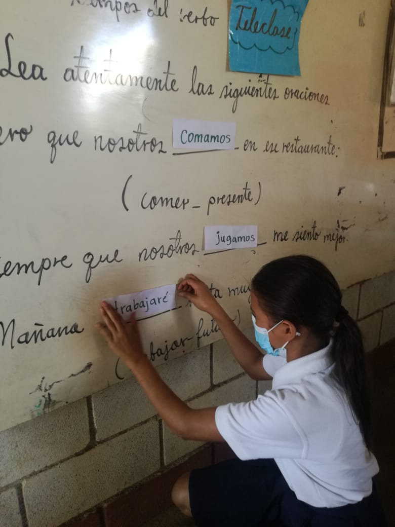 MinedPosoltega's tweet photo. Docentes desarrollan actividades con sus estudiantes de #TeleClases en los diferentes Centros Educativos del Municipio de Posoltega. https://t.co/xchPU1IZrV