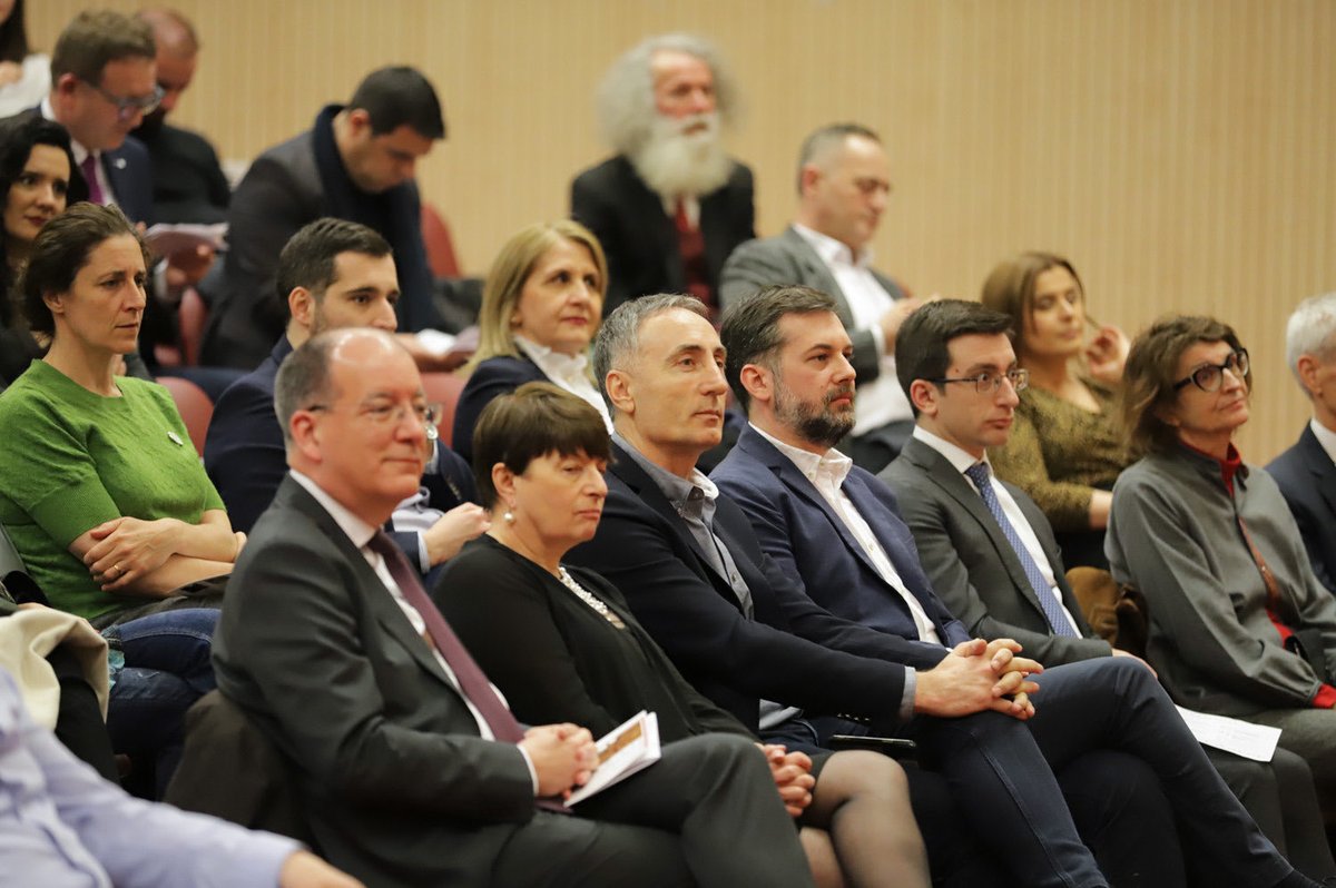 Attended the opening ceremony of the Francophonie Week in Kosova. 

🇽🇰 celebrates the Francophone world every year, but this year is special as we are upgrading to full membership status <a href="/OIFrancophonie/">La Francophonie</a> and signing a bilateral cooperation agreement with 🇫🇷 on film co-productions.