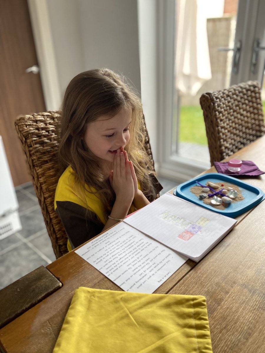 miss_chappers_'s tweet photo. Arabella brought home “Lent in a bag” tonight and wrote a prayer 🤲💜
@MrsLancsStMarys @pinder_joanne https://t.co/gQ72Zw6fOl