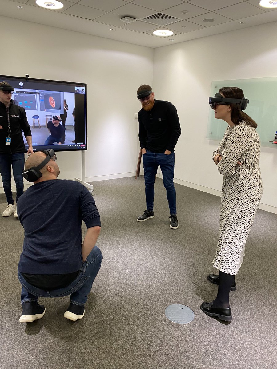 TashaMorrison96's tweet photo. Insightful afternoon learning about #mixedreality, trying out the #HoloLens2 and how it is used in different industries. Taking the opportunity to brainstorm how it can be applied to #hospitality

Thanks to @Microsoft #UKMTC for the presentation &amp; demo! https://t.co/eNCVwBtMA0