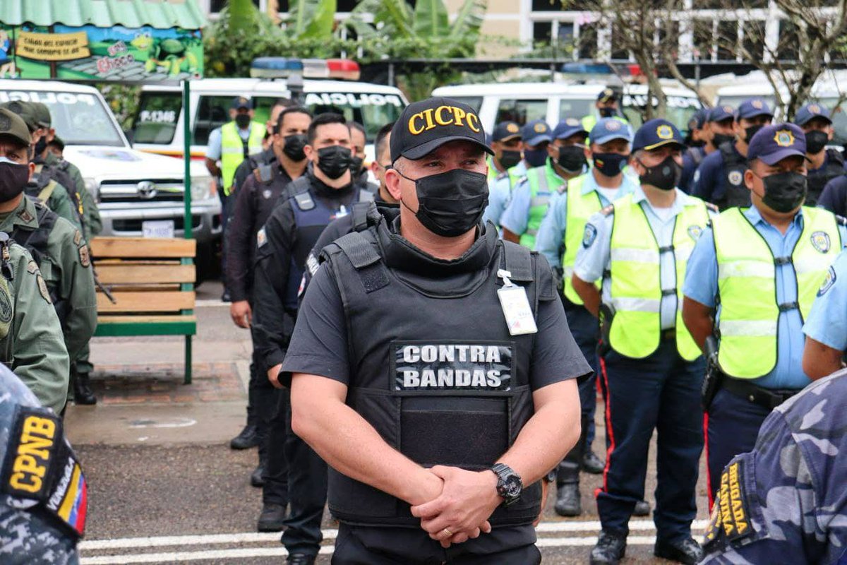 Hoy hemos presentado ante nuestra gente del Táchira el Plan Integral de Seguridad ciudadana que garantizará la tranquilidad y el buen vivir de este pueblo y disminuir los índices de acción criminal en los 29 municipios de la entidad.
