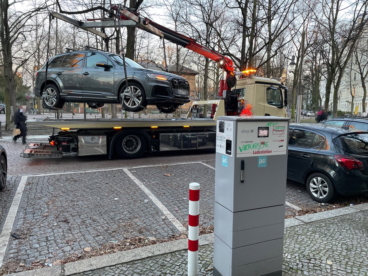 SteveFi04457564's tweet photo. Wenn du nicht lädst, wirst du geladen! 😉 https://t.co/DeiZ6IFNaZ